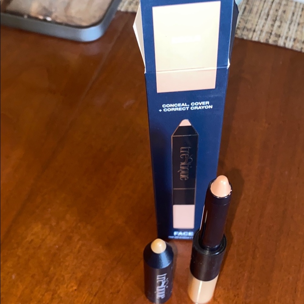 BRAND NEW CREME CONCEALER STICK COLOR BISQUE